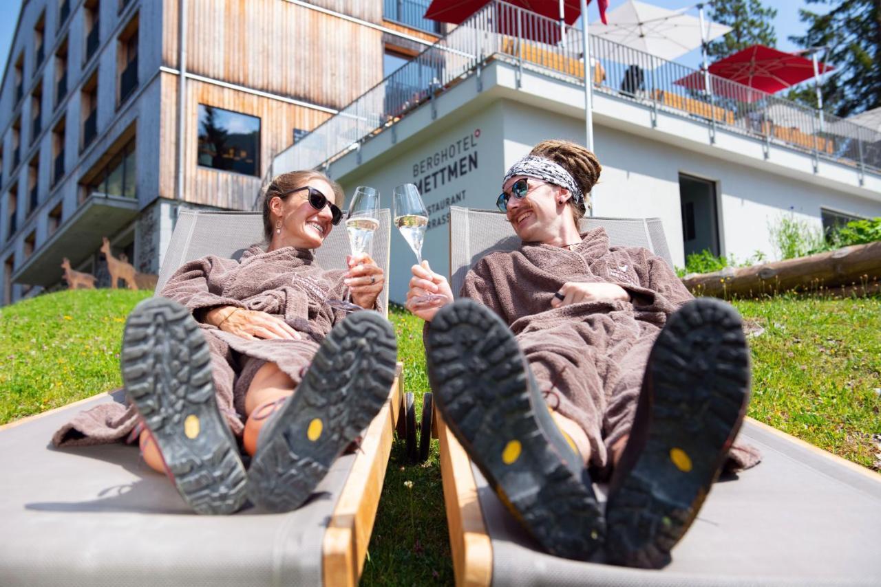 Berghotel Mettmen Schwanden  Exterior photo